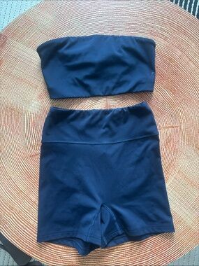 Women’s High-Waist Navy Active Shorts & matching bandeau top SET SZ M
